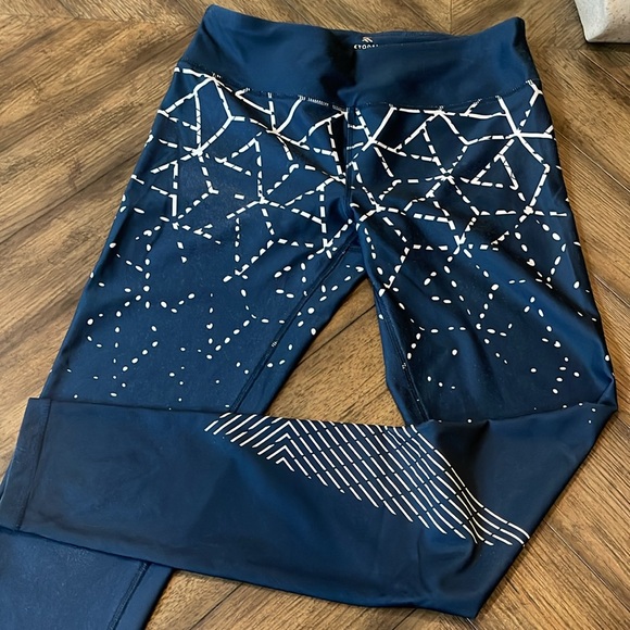 Blue leggings with geometric white print - Medium - Picture 3 of 5